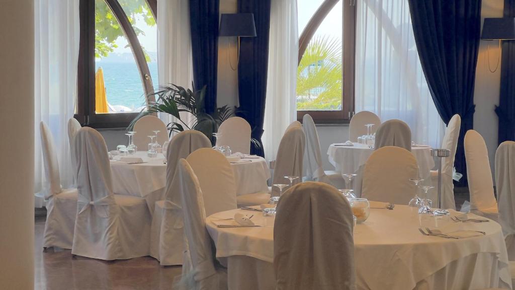 Restaurace v ubytování BAJAMAR BEACH HOTEL