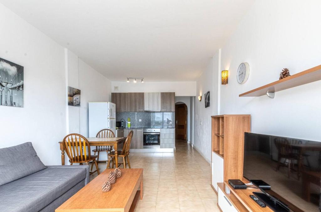 Kuchyň nebo kuchyňský kout v ubytování Oceanfront Paraiso Apt By Dream Homes Tenerife