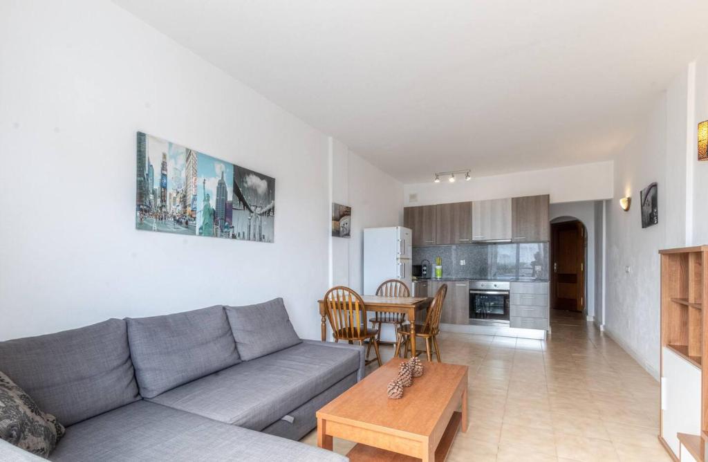 Kuchyň nebo kuchyňský kout v ubytování Oceanfront Paraiso Apt By Dream Homes Tenerife