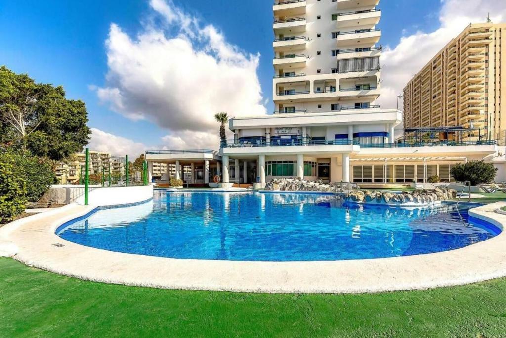 Bazén v ubytování Oceanfront Paraiso Apt By Dream Homes Tenerife nebo v jeho okolí