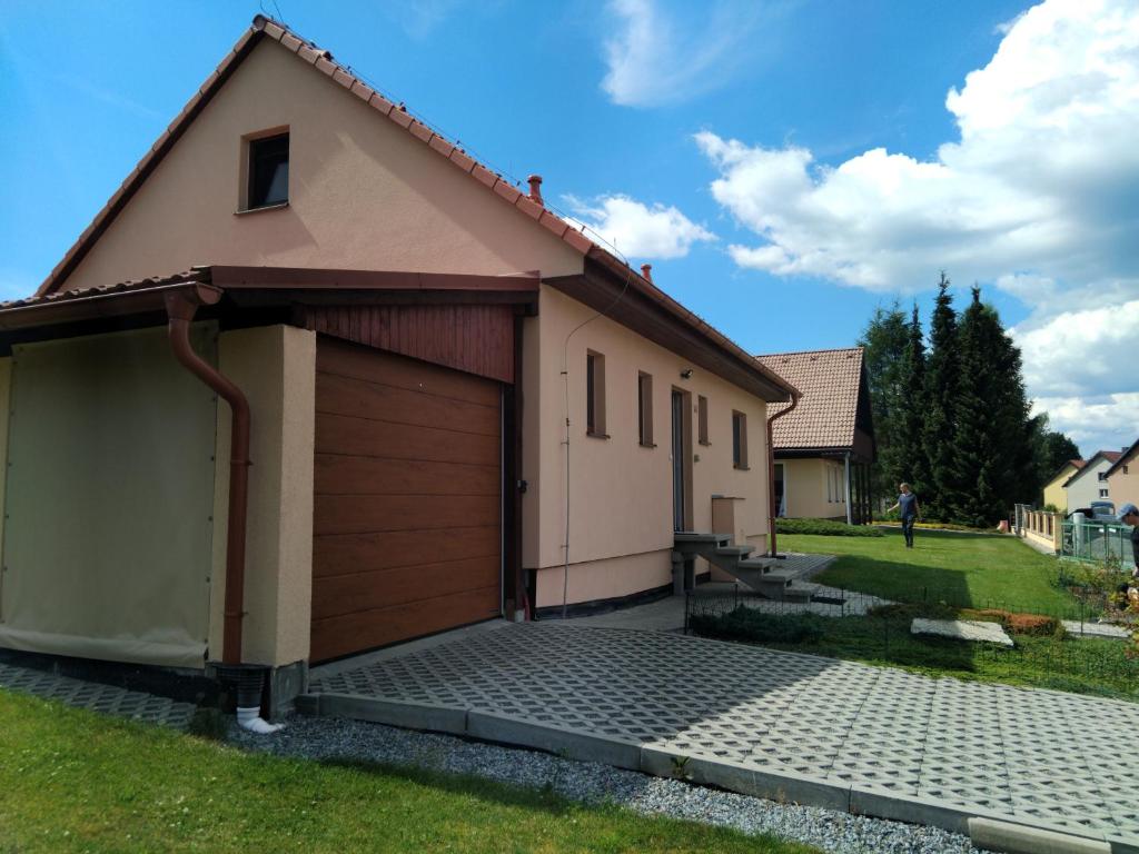 Budova, kde se prázdninový dům nachází