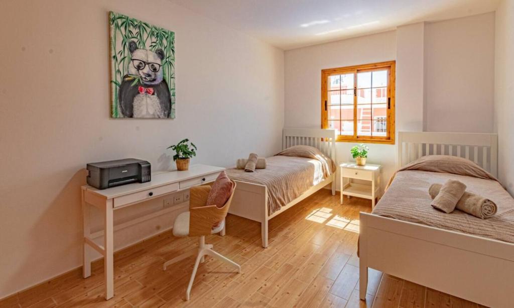 Posteľ alebo postele v izbe v ubytovaní Villa Luna With Heated Pool