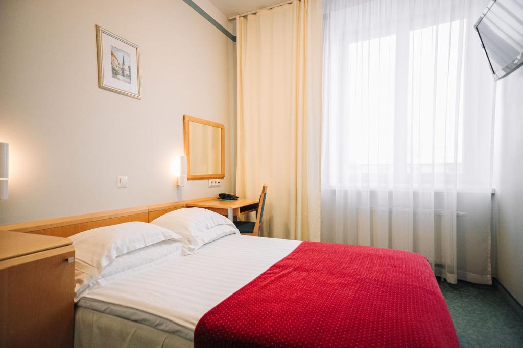 Rixwell Viru Square Hotel - Small Double Room