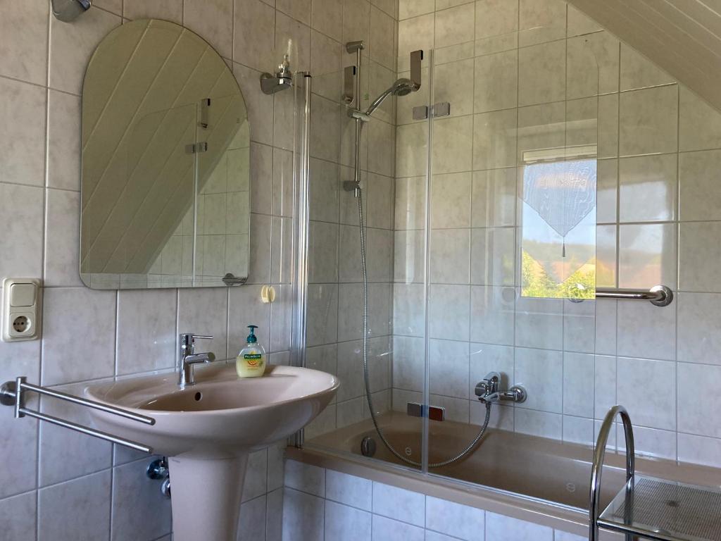 Bilik mandi di Haus Granitzblick