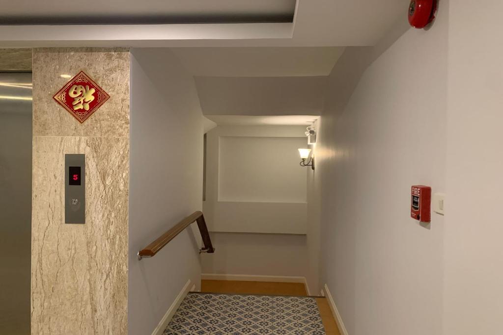 J PLACE HOTEL - Resim 10