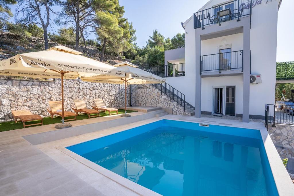 Afbeelding uit fotogalerij van Villa Lucija in Milna