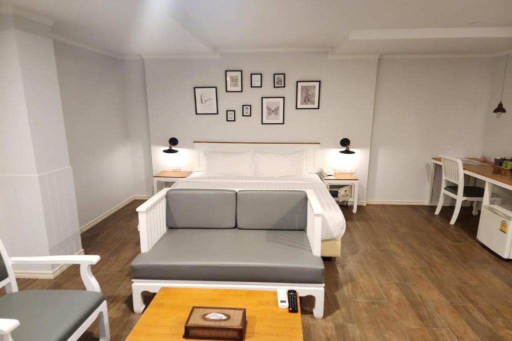 J PLACE HOTEL - Resim 26