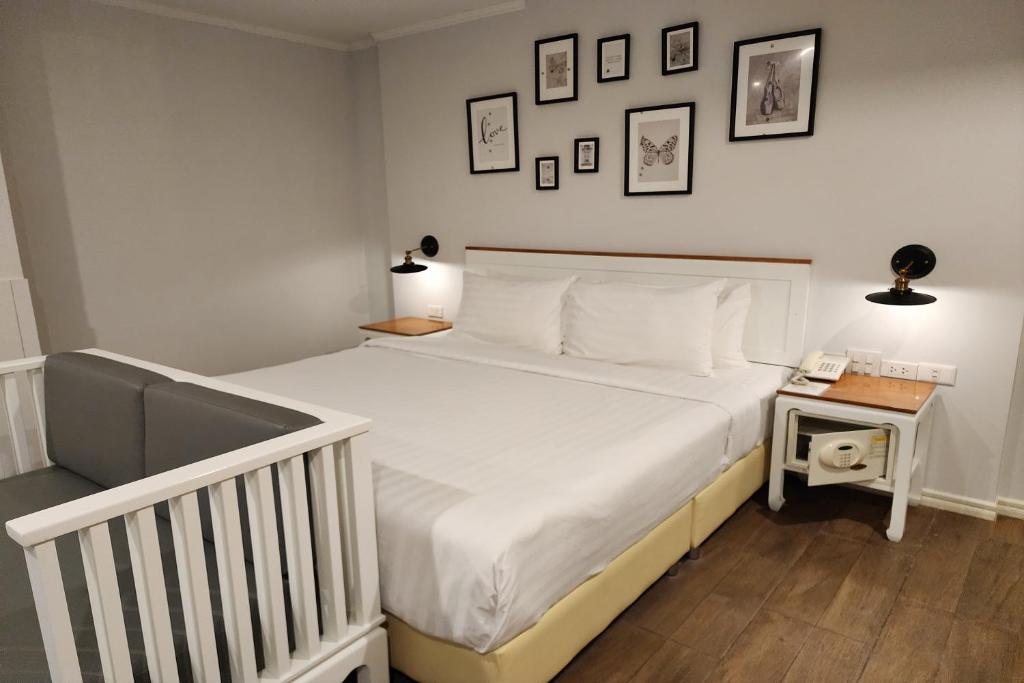 J PLACE HOTEL - Resim 41