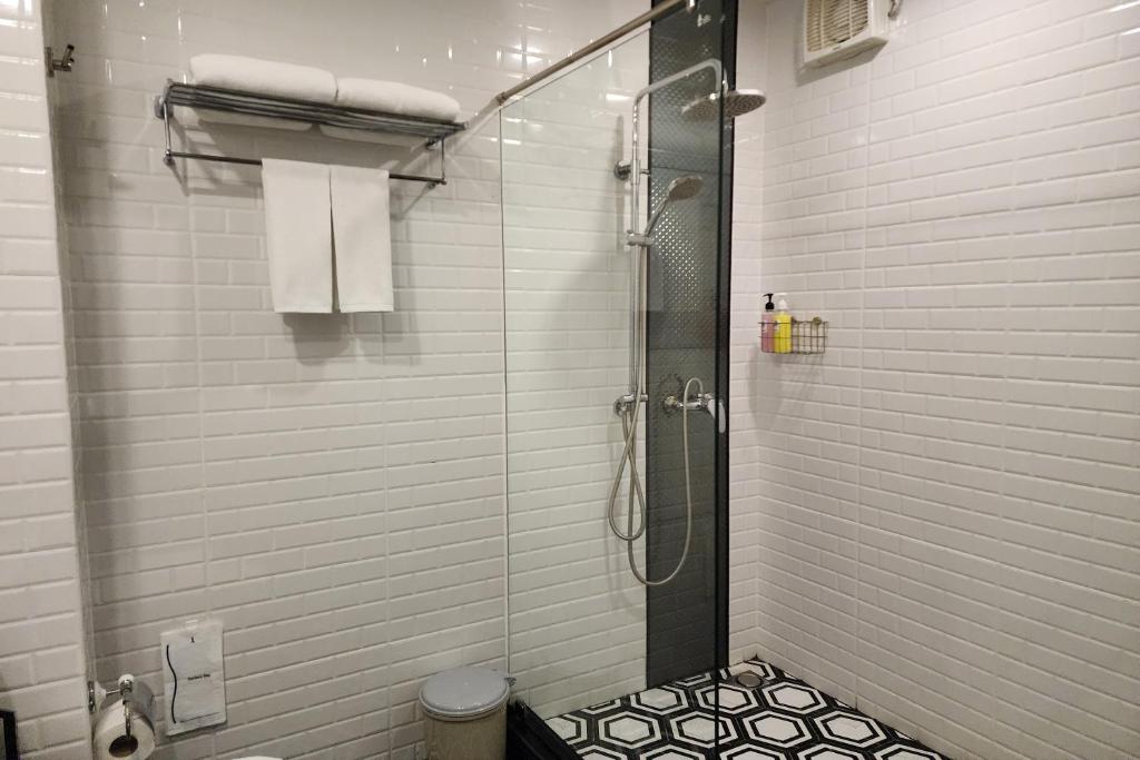 J PLACE HOTEL - Resim 44