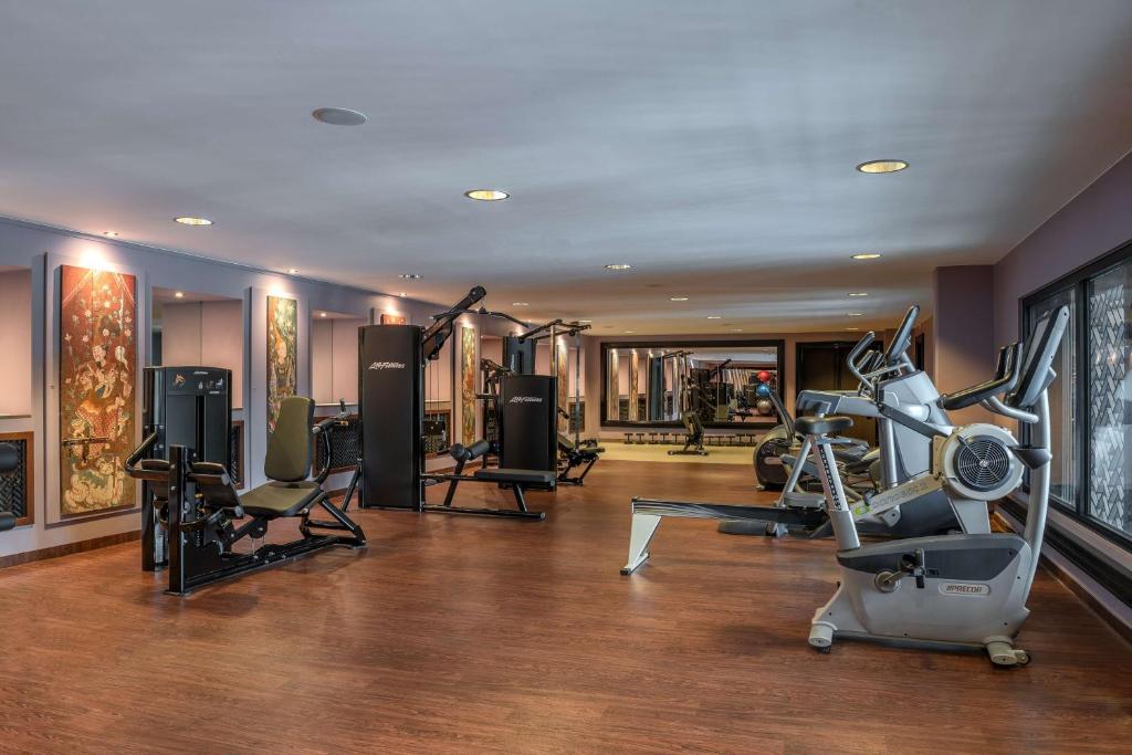 Fitness centrum a/nebo fitness zařízení v ubytování Hilton Evian Les Bains