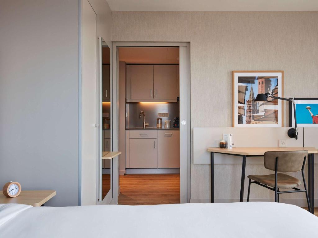 Aparthotel Adagio Original Toulouse Centre La Graveにあるベッド