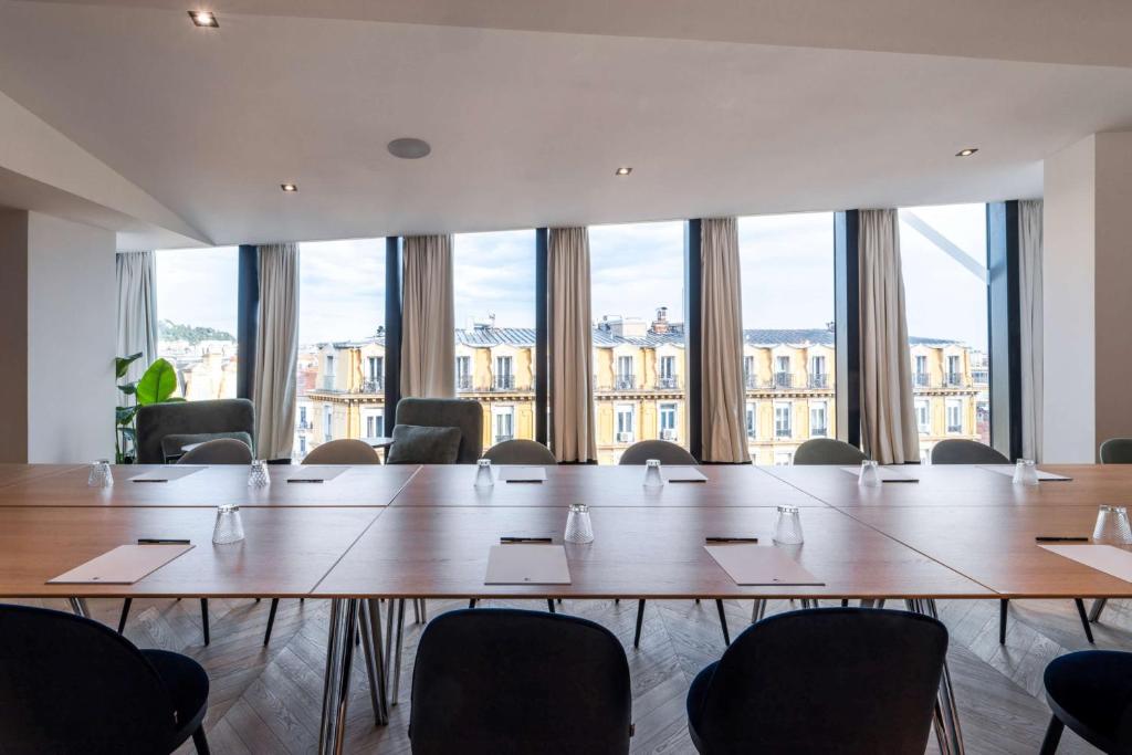 Doubletree By Hilton Nice Centre Iconic - Resim 34