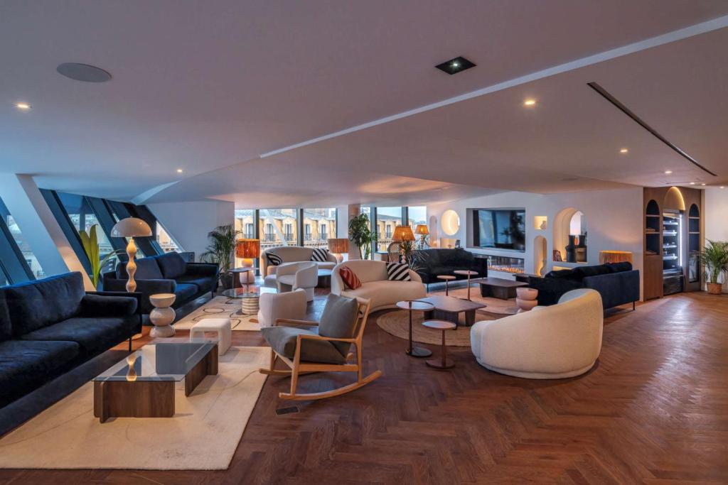 Doubletree By Hilton Nice Centre Iconic - Resim 40