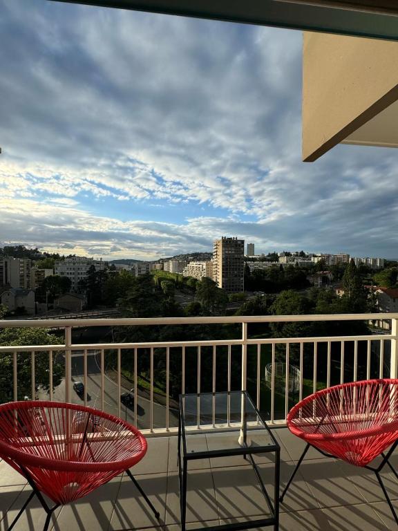 Appart' Hôtel Fauriel Saint Etienne avec parking - Appartement Met één Slaapkamer Met Balkon