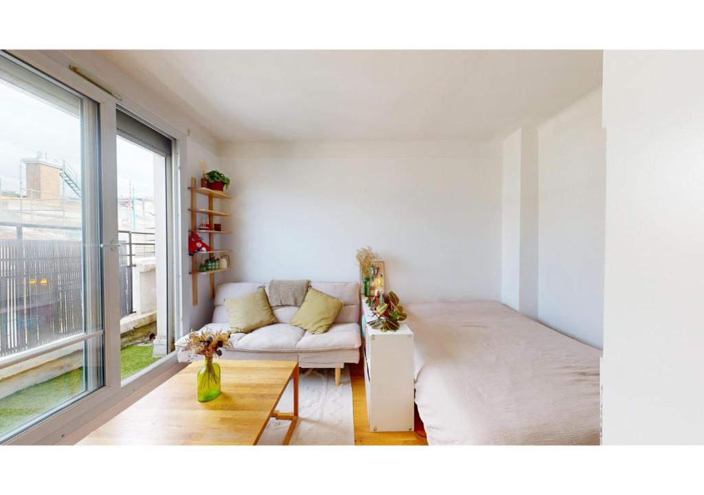 Foto da galeria de JOIVY Charming studio with Eiffel Tower View em Paris