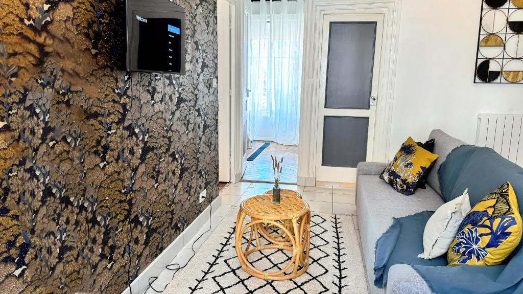 TV a/nebo společenská místnost v ubytování Suite Flamenco Check in h24 - Wifi