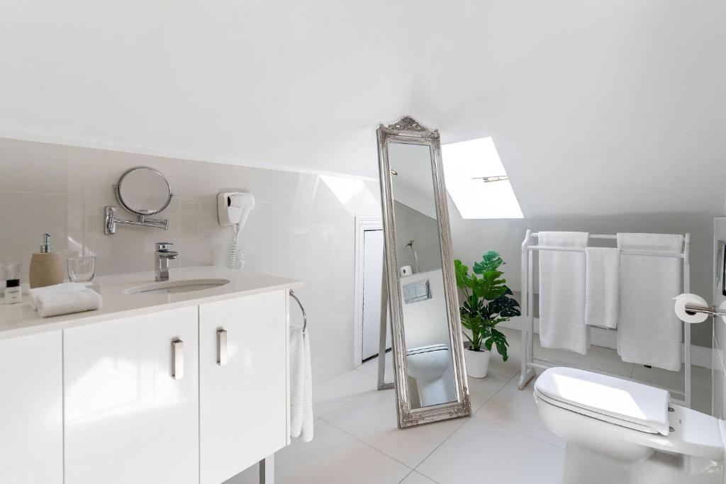Cloud 9 Boutique Hotel and Spa - Heritage Suite Interleading Room