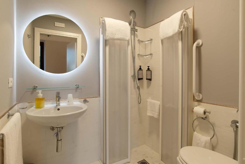 Vannituba majutusasutuses HOTEL DELLE CIVETTE