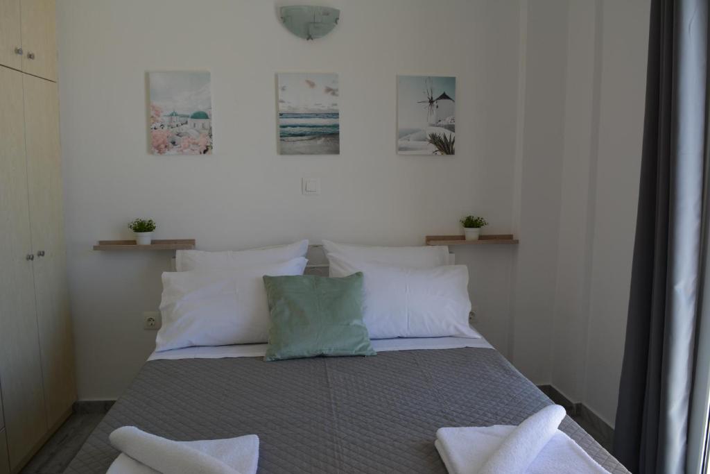 Kalamia's sunny apartment, Pirgos (updated prices 2024)