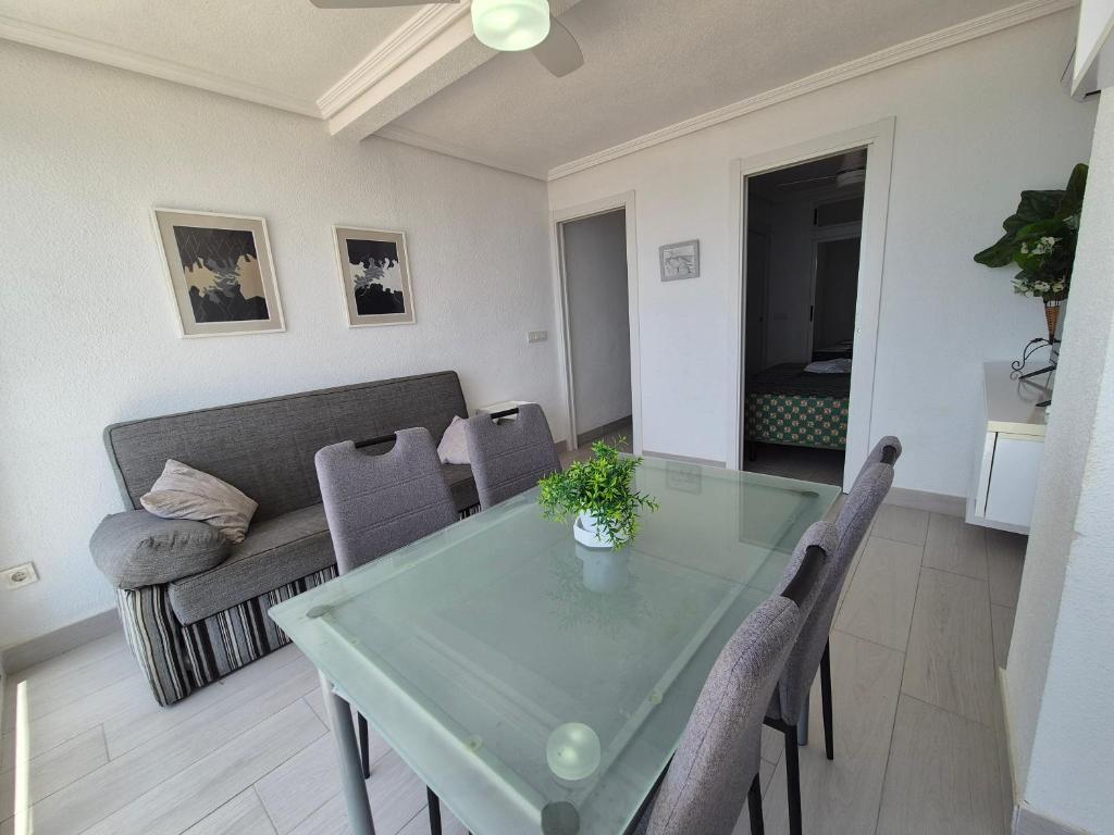 Posezení v ubytování Las Damas estudio-Fincas Benidorm