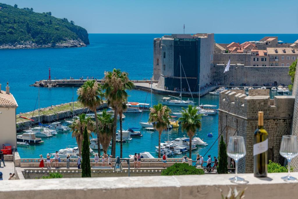 The VUE Charlotte On 5th | Luxury Uptown Charlotte Apartments