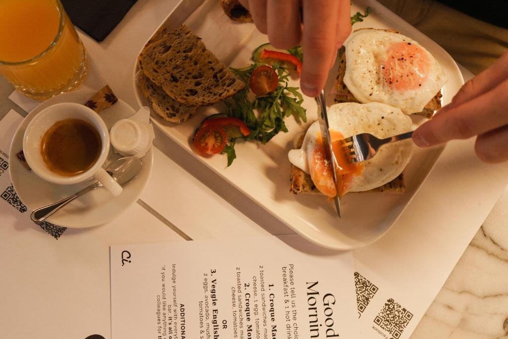 4Cardinals Boutique - Resim 8