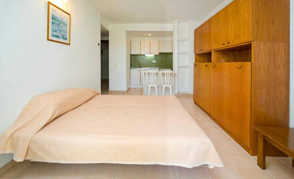 Apartamentos Cala LLonga Playa, Cala Llonga – Updated 2023 Prices