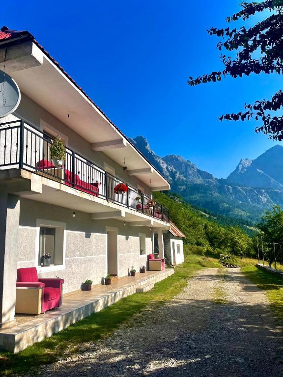 Nespecifikovaný výhled na hory nebo výhled na hory při pohledu z bed and breakfast