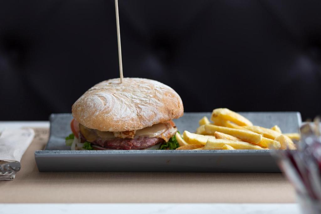 Hotel Santiago Apóstol - Resim 14