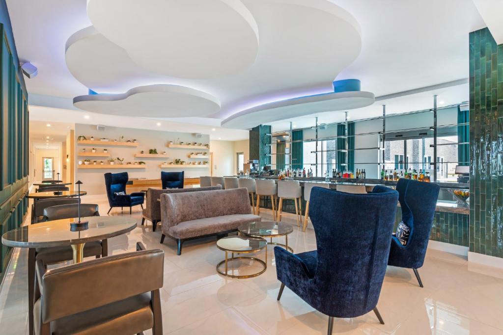 Posezení v ubytování EVEN Hotel Waco - University Area by IHG