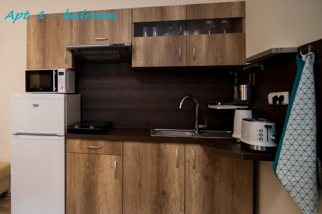Cozy Apartments with Terrace near Prague Castle - One-Bedroom Apartment