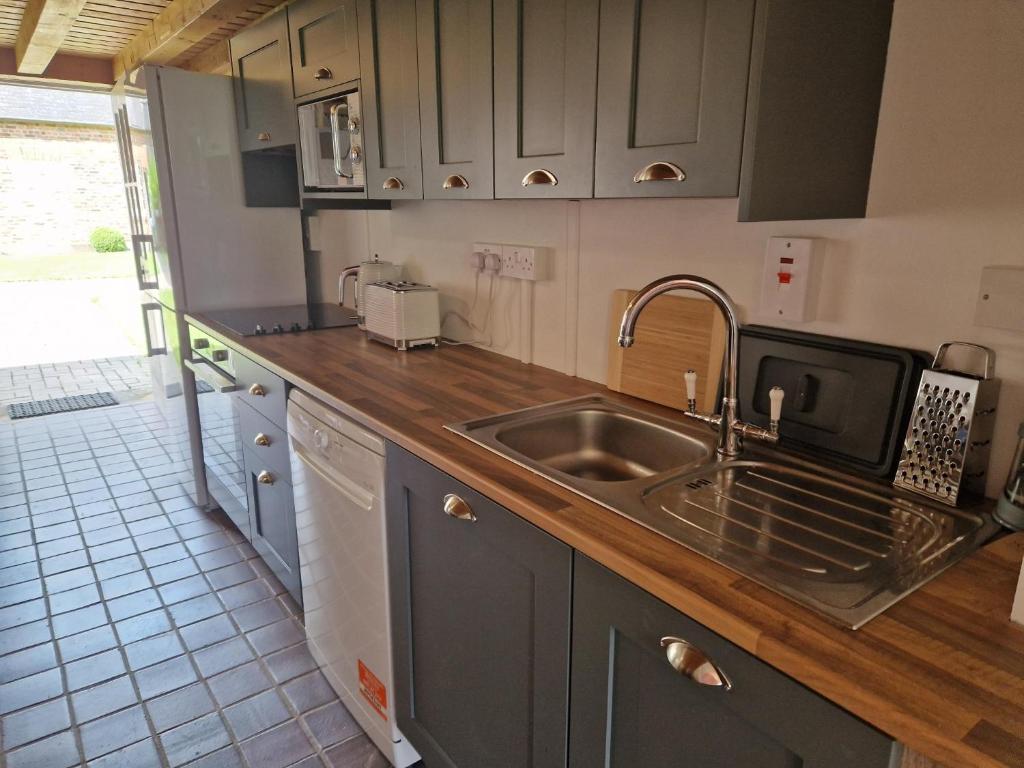 Kuchyň nebo kuchyňský kout v ubytování Newly Refurbished Self-Catering Lodge Sleeping 6