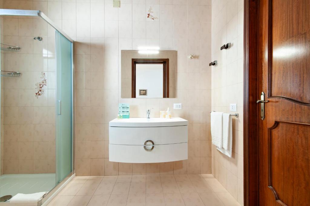 Koupelna v ubytování Villa Maroby Rooms & Parking - Lecce Selection