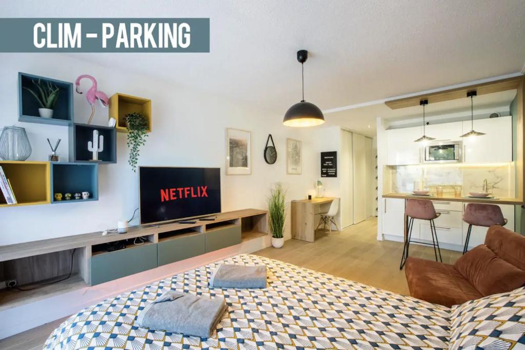 Postel nebo postele na pokoji v ubytování Studio Terrasse & Parking gratuit en residence