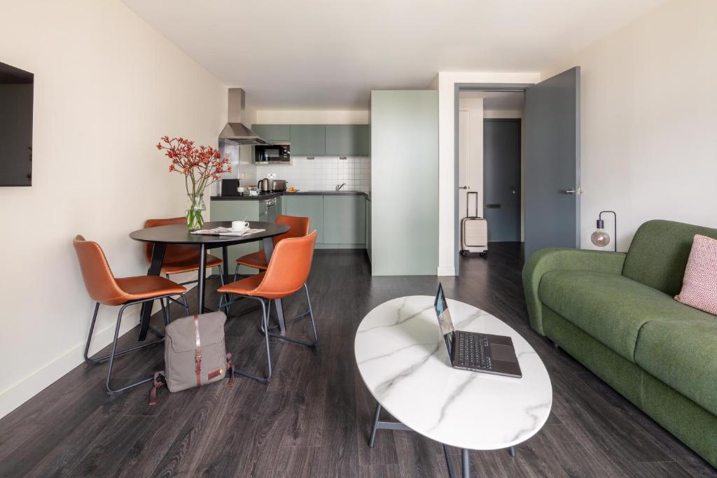 Marlin Canary Wharf - One-Bedroom Apartment