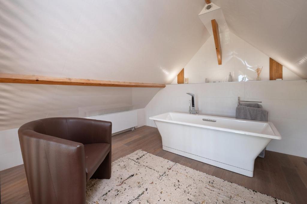 Fotografie z fotogalerie ubytování Suite Cathédrale - Ty Castel v destinaci Ploeren