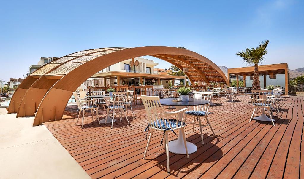 Restaurace v ubytování Enorme Teatro Beach