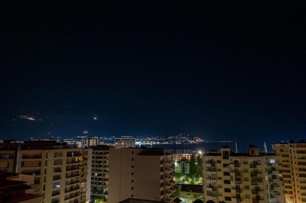 Nespecifikovaný výhled na destinaci Vlorë nebo výhled na město při pohledu z hotelu