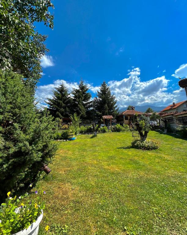 Zahrada ubytování Guest House Rila