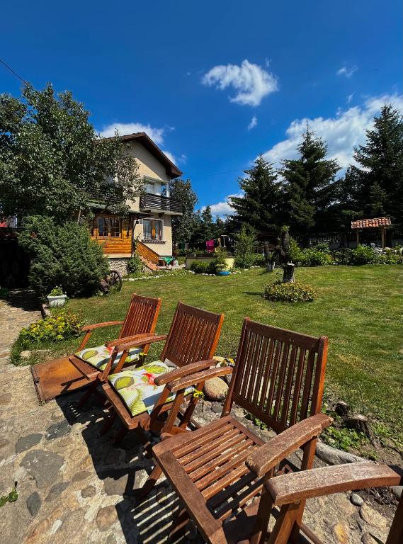 Zahrada ubytování Guest House Rila