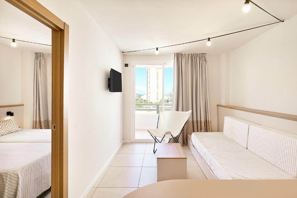 Postel nebo postele na pokoji v ubytování tent Calvia Beach