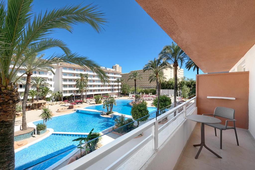 Bazén v ubytování tent Calvia Beach nebo v jeho okolí
