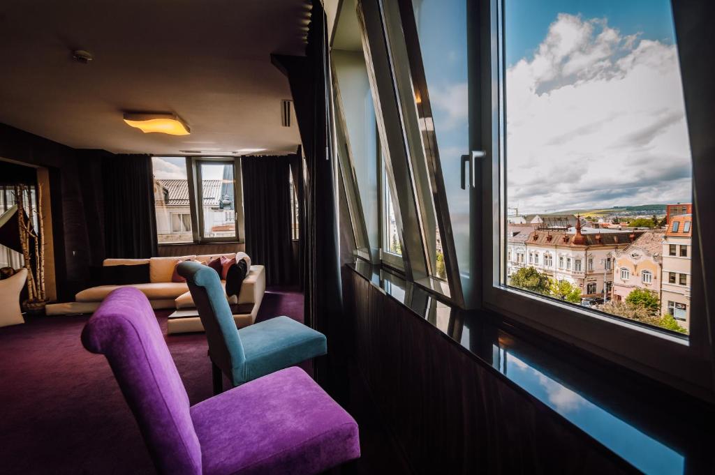 Posezení v ubytování Plaza V Executive Hotel