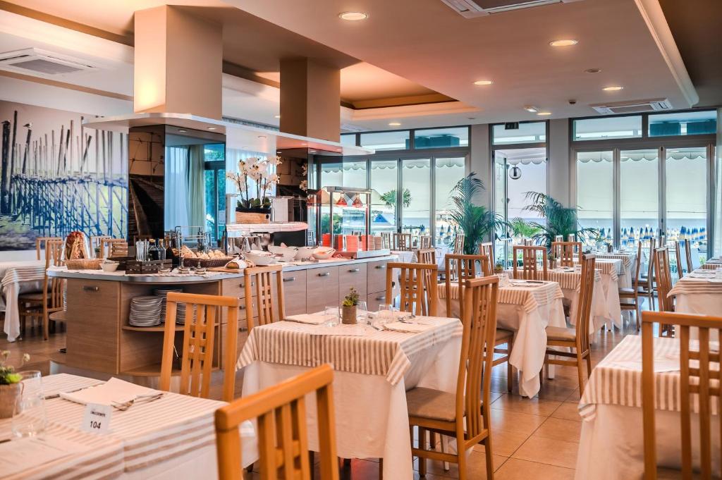 Restaurace v ubytování Hotel Orizzonte