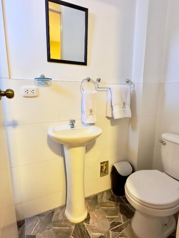 Koupelna v ubytování Casa Medina Hostal