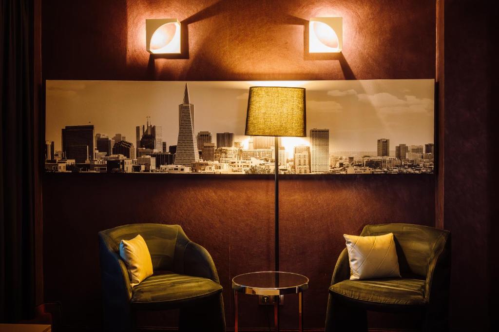 Posezení v ubytování Plaza V Executive Hotel