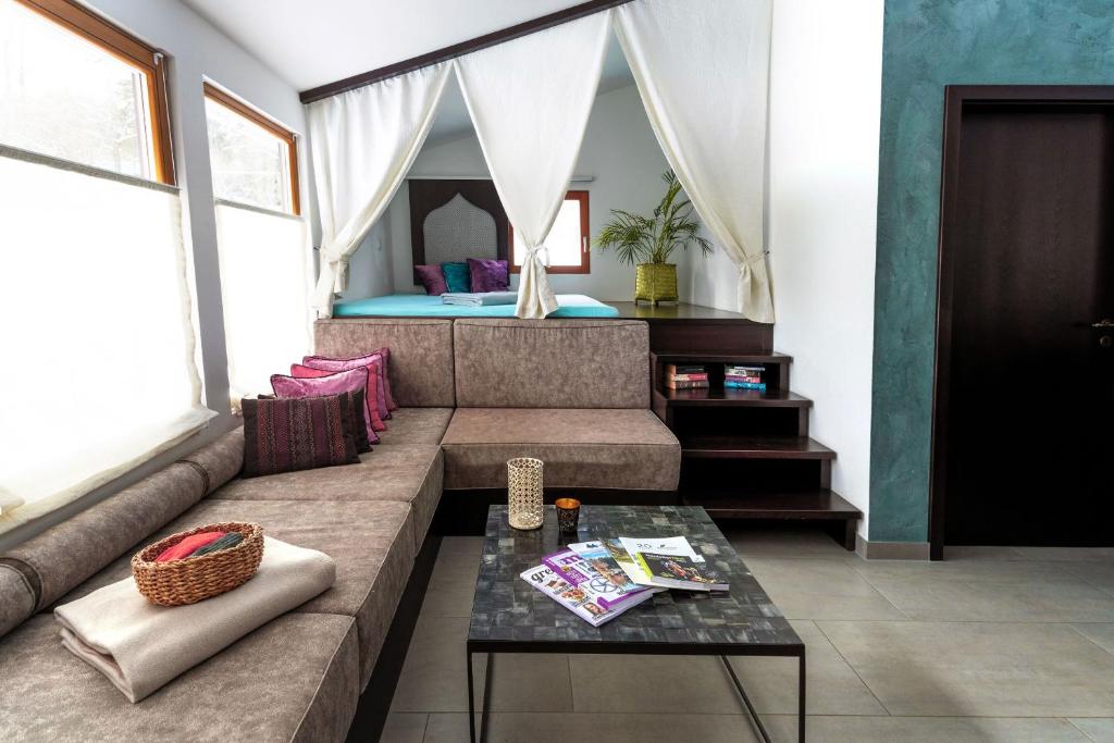 Posezení v ubytování Naturchalets 7 Sentidos