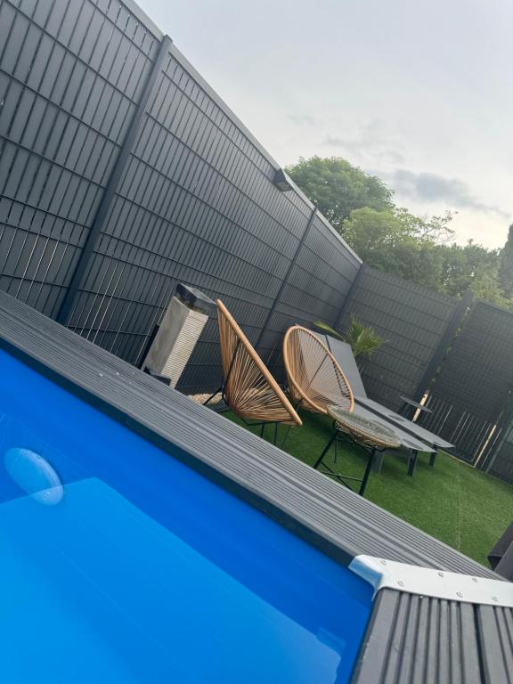 Bazén v ubytování Reve D Amazonie & Spa nebo v jeho okolí