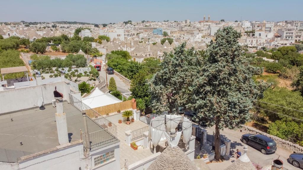 Widok na miasto Alberobello z tego domu wakacyjnego