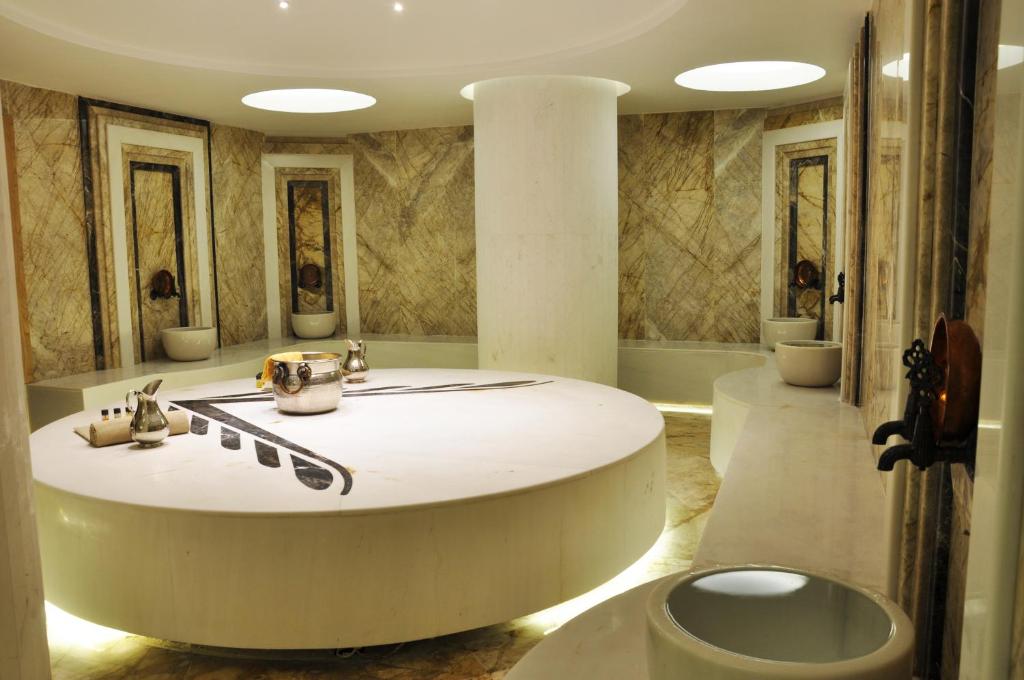 Koupelna v ubytování Veyron Hotels & SPA